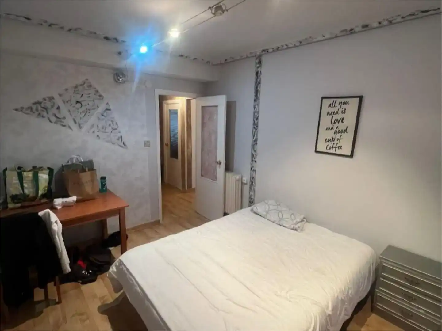 Habitación de Piso para compartir en Valverde de la Virgen con Parquet, Amueblado y Balcón