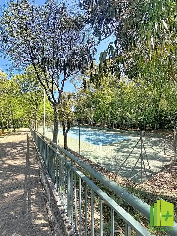 Vista exterior de Casa adosada en venta en Jaén con Aire acondicionado, Jardín privado y Terraza
