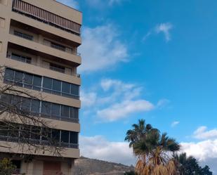 Vista exterior de Pis en venda en  Santa Cruz de Tenerife Capital amb Terrassa, Moblat i Forn