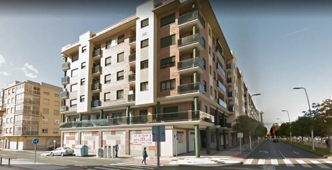 Local comercial en venda a Calle Jose Aguado 48 24005 Leon, imagen 2