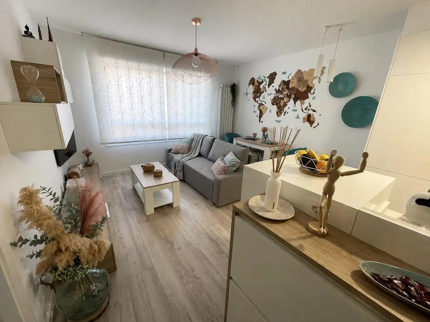 Sala d'estar de Pis en venda en Pontevedra Capital  amb Calefacció i Traster