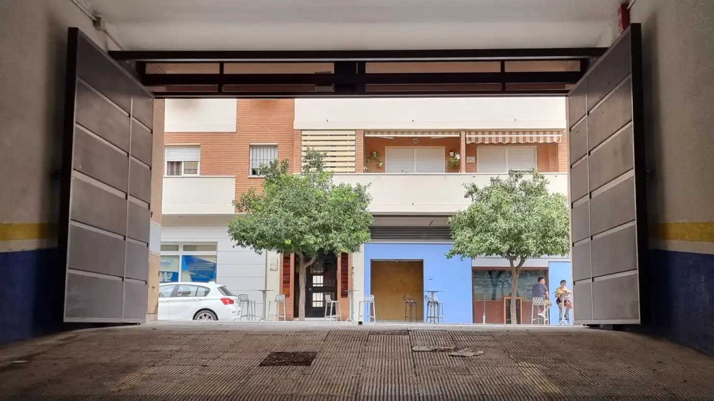Vista exterior de Garatge en venda en Córdoba