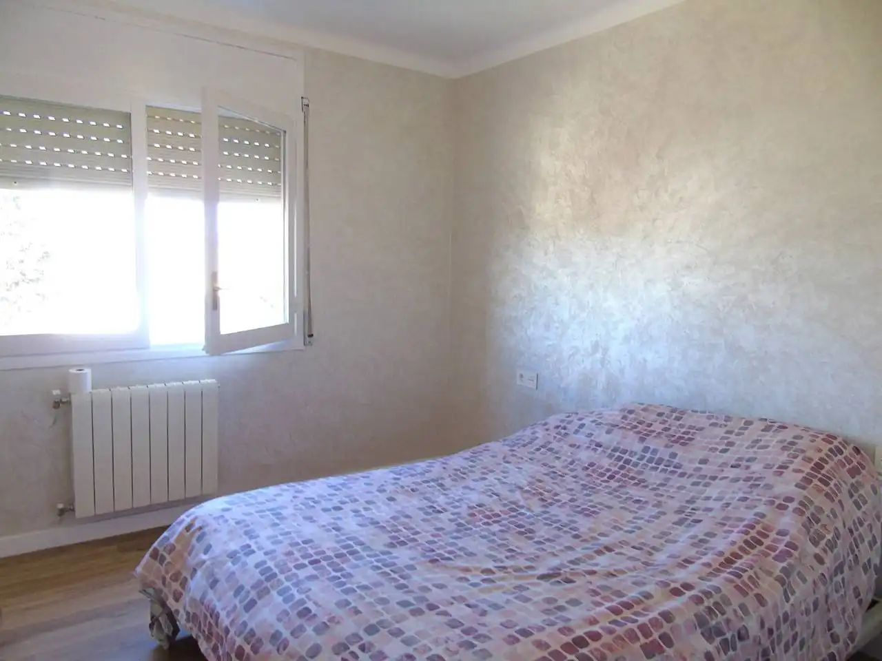 Schlafzimmer von Wohnung zum Verkauf in Roda de Ter mit Heizung und Balkon