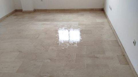 Foto 2 de Planta baixa en venda a Calle Oceanía, La Carlota, Córdoba