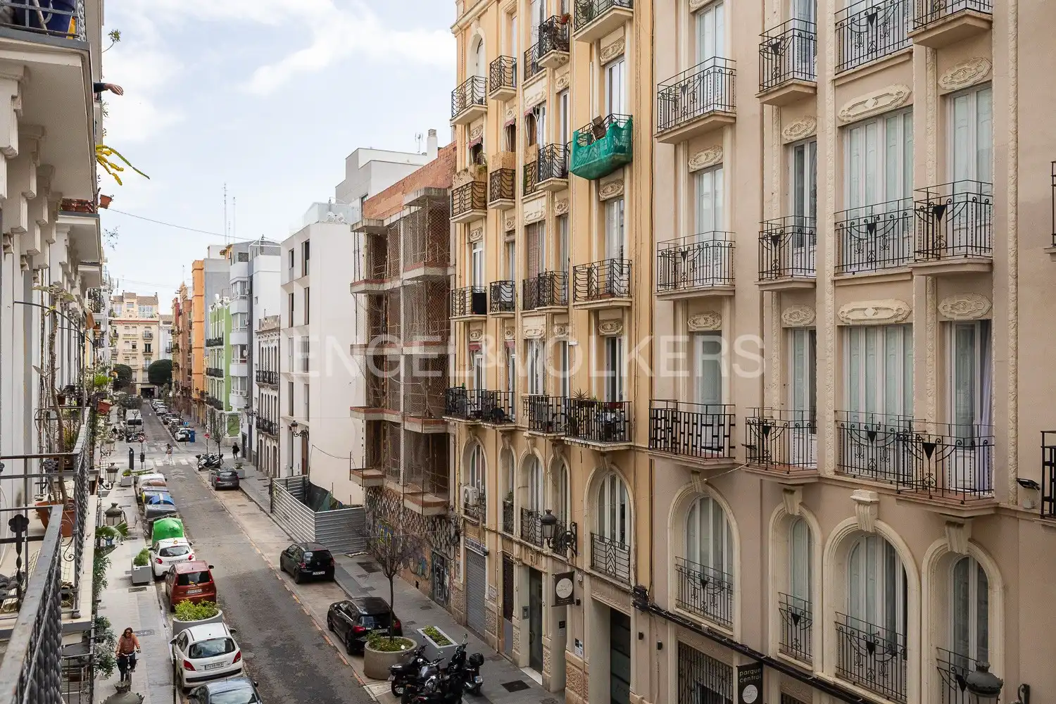 Vista exterior de Piso de alquiler en Valencia con Aire acondicionado, Calefacción y Parquet