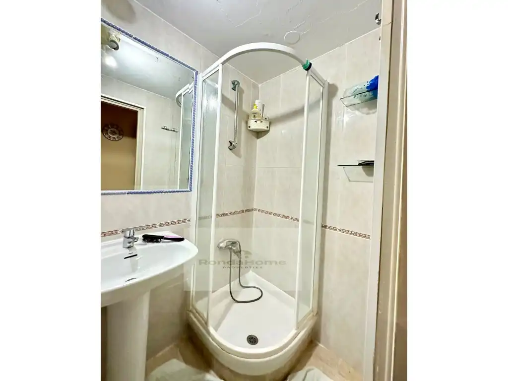 Piso en venta en Calle Carmen Montes, La Carihuela - Los Nidos
