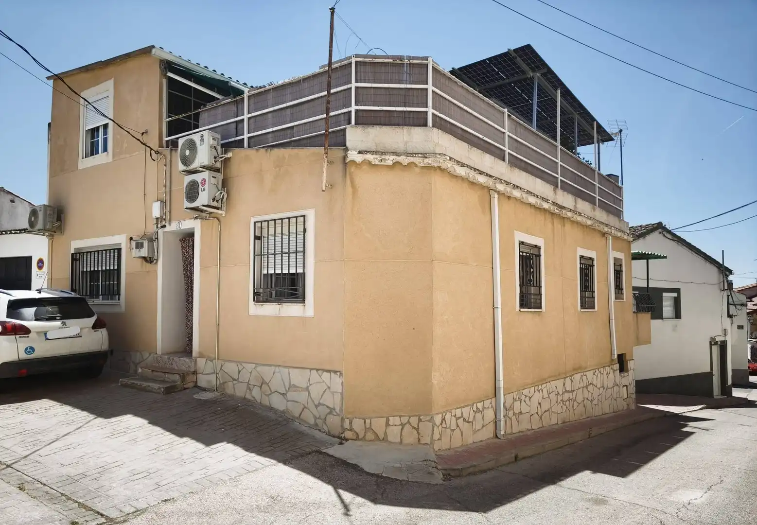 Vista exterior de Finca rústica en venda en Morata de Tajuña amb Aire condicionat, Calefacció i Terrassa