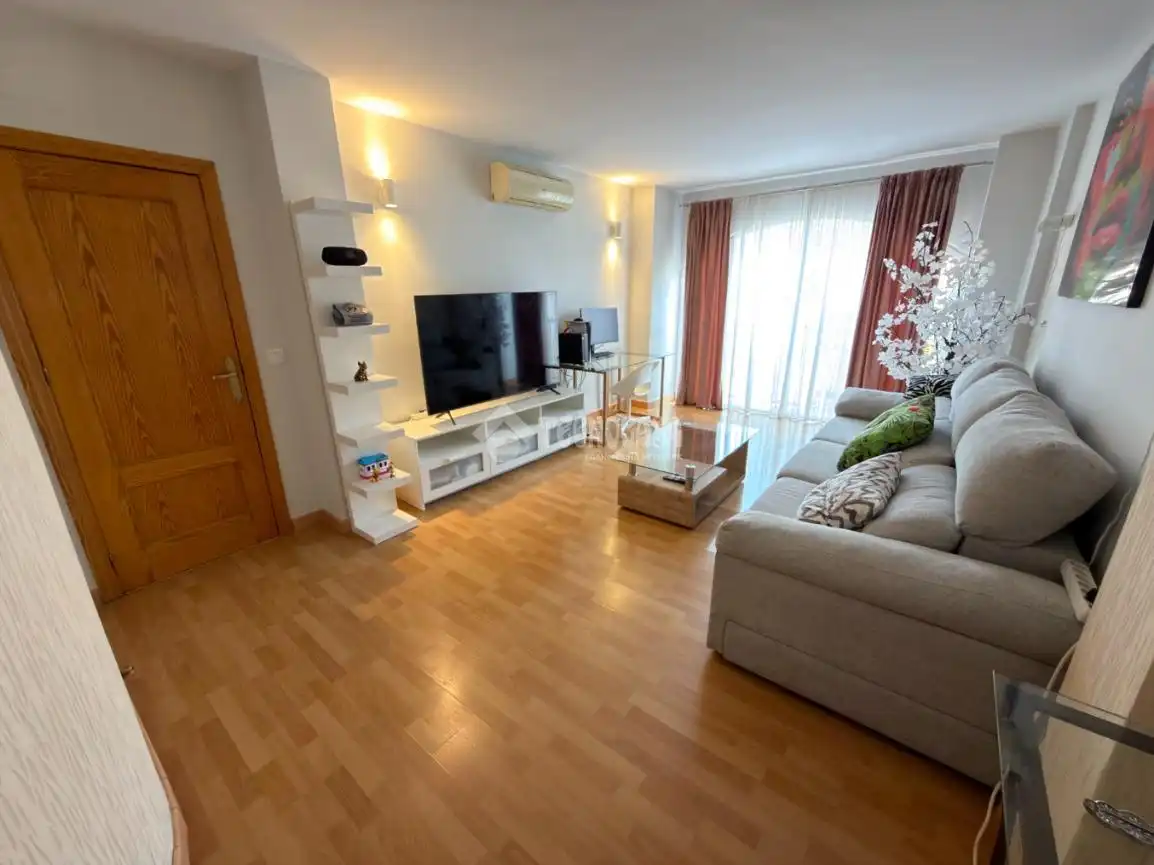 Living room of Flat for sale in Armilla  with Air Conditioner and Balcony