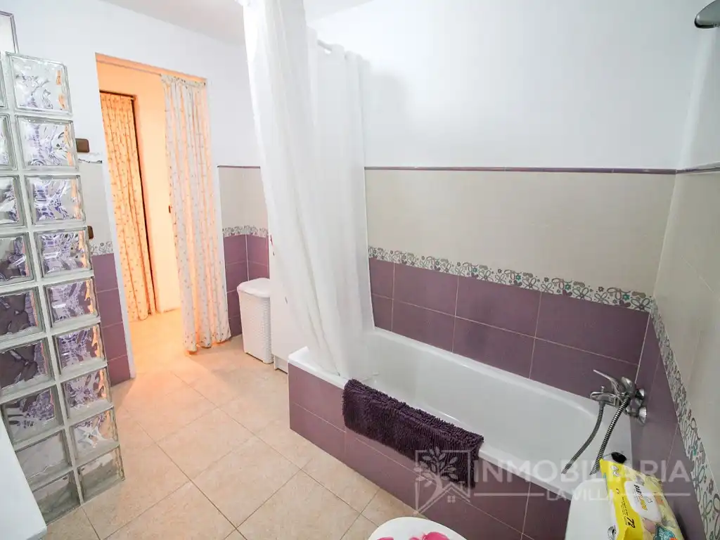 Baño de Finca rústica de alquiler en Tolox con Piscina