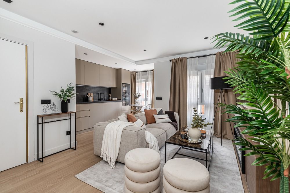 Living room of Flat to rent in  Madrid Capital  with Air Conditioner, Heating and Furnished