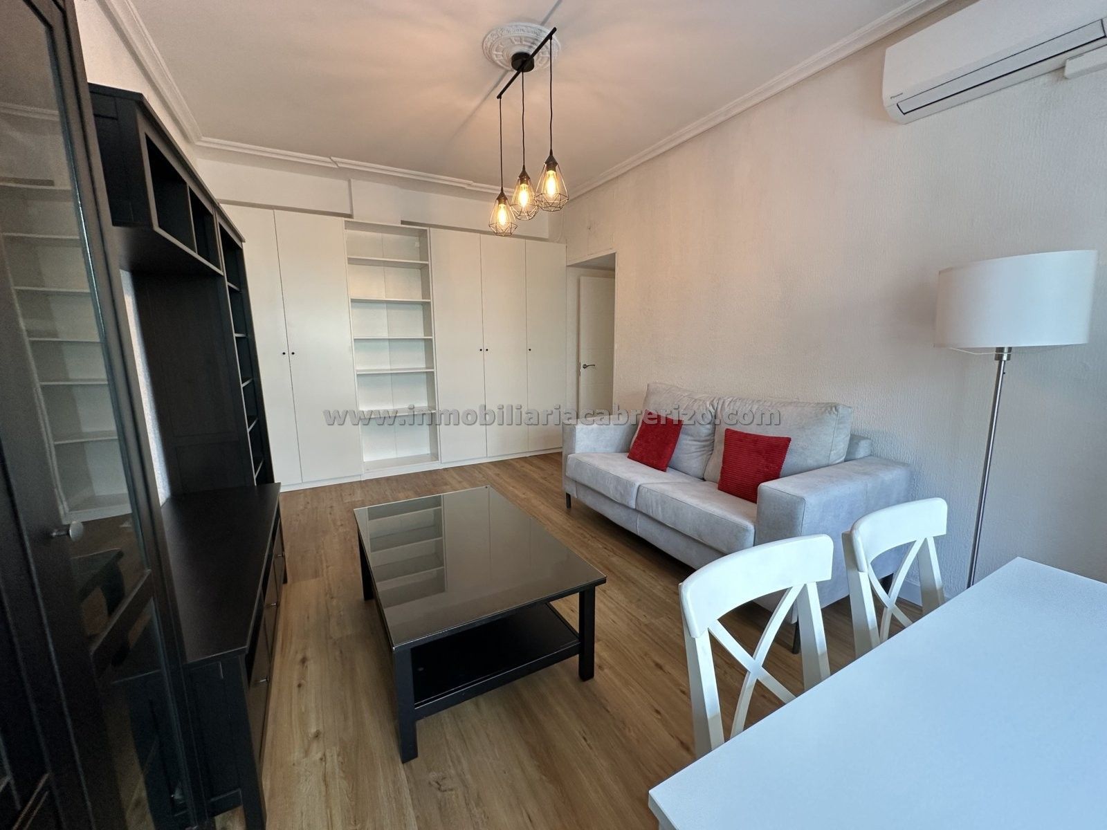 Living room of Flat to rent in  Logroño  with Heating, Parquet flooring and Terrace
