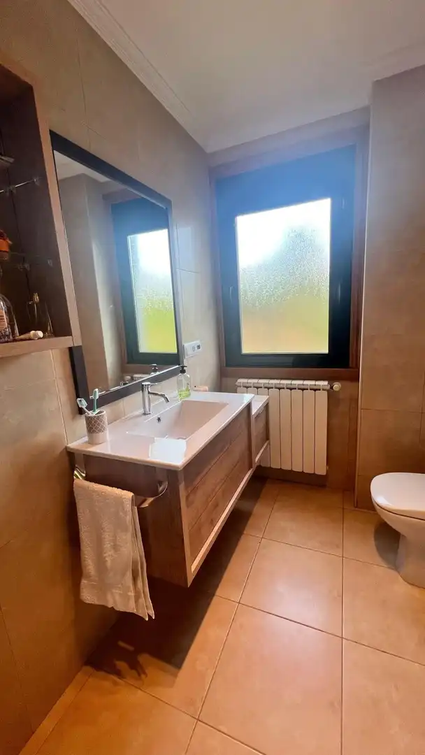 Baño de Casa o chalet en venta en Oleiros con Jardín privado y Amueblado