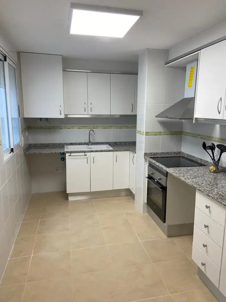 Cuina de Apartament de lloguer en Benaguasil amb Traster