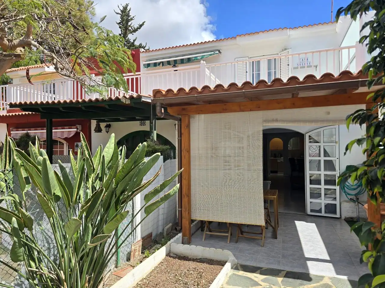 Vista exterior de Dúplex de alquiler en San Bartolomé de Tirajana con Terraza, Amueblado y Piscina comunitaria
