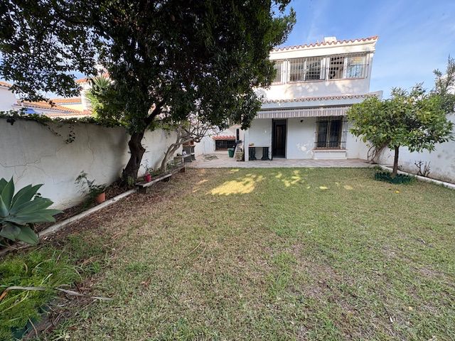 Garden of Single-family semi-detached for sale in Algeciras  with Air Conditioner, Private garden and Terrace