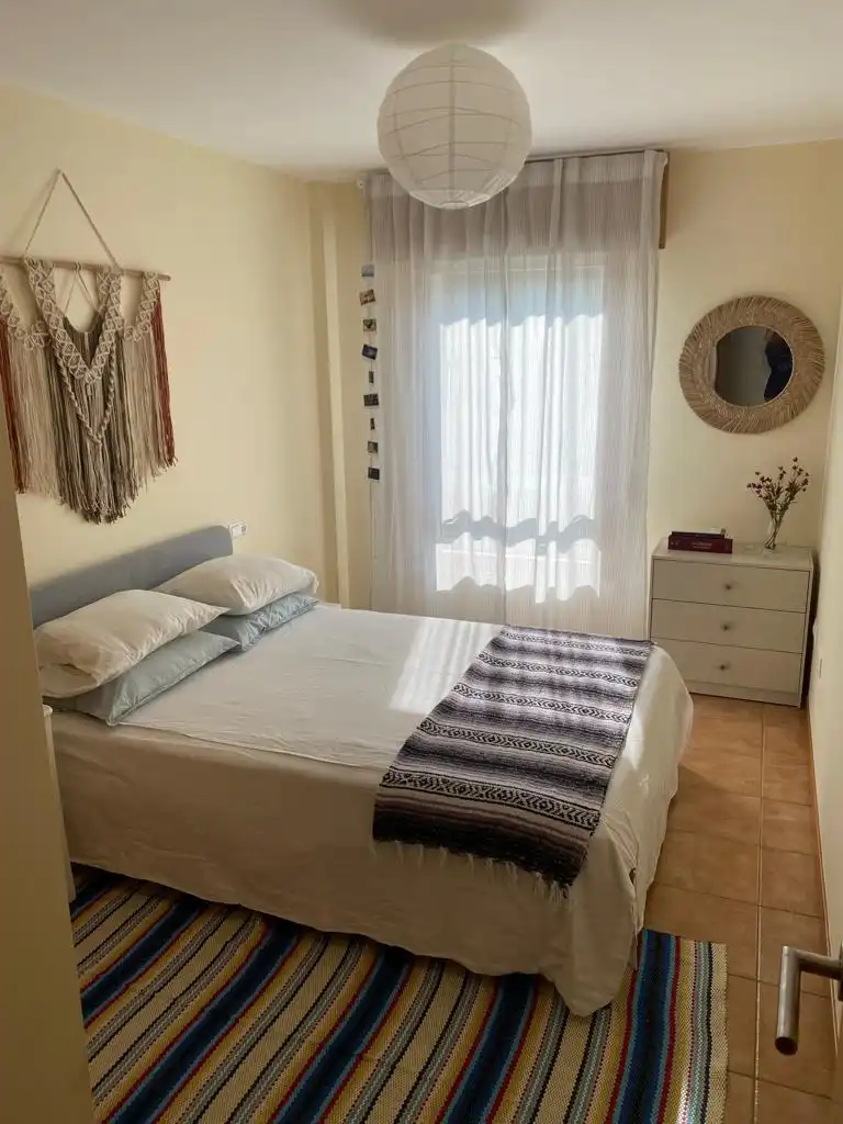 Schlafzimmer von Erdgeschoss zur Miete in Cedeira mit Schwimmbad und Möbliert