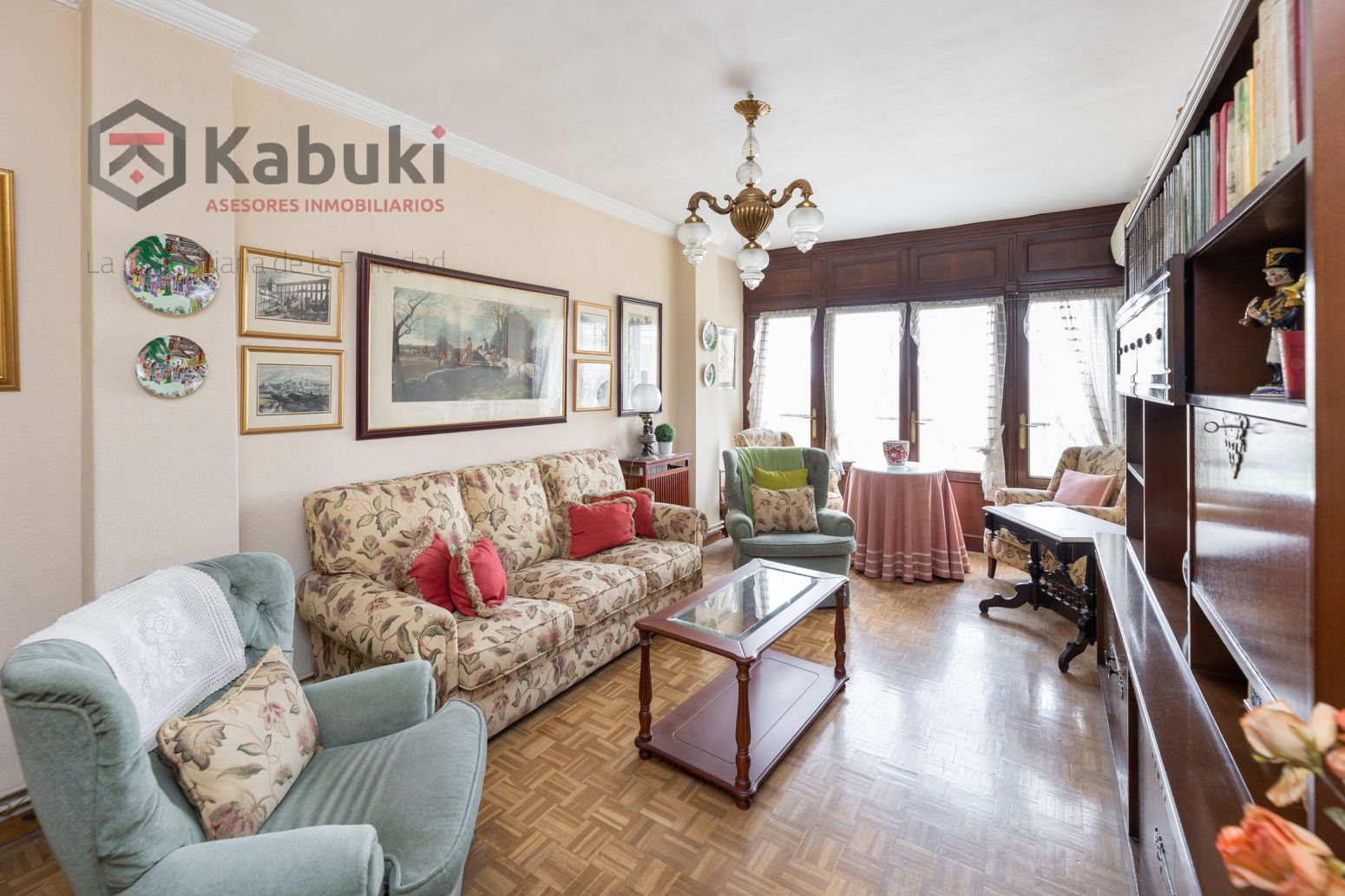 Living room of Flat for sale in  Granada Capital