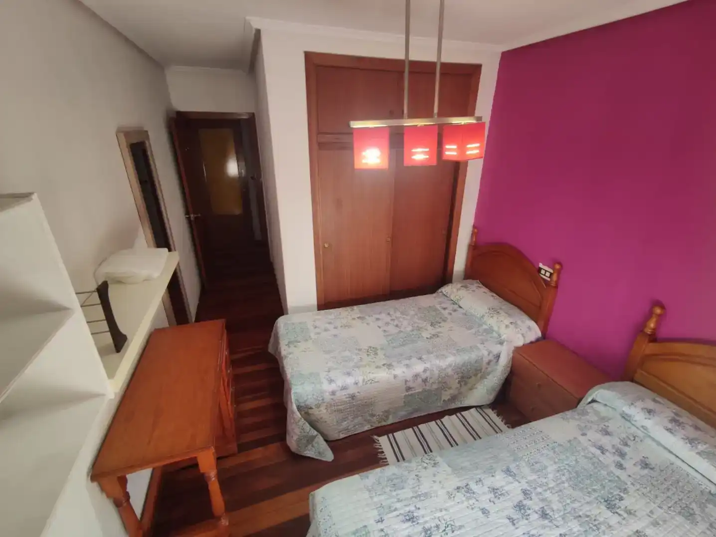 Schlafzimmer von Wohnung zur Miete in Laredo mit Balkon
