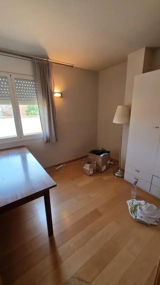 Dachboden zur Miete in De Miquel Vives, Plaça Catalunya - Escola Industrial