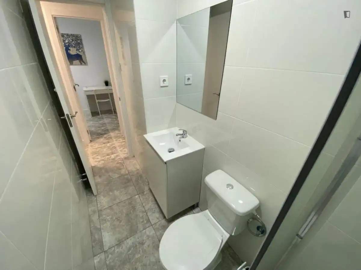 Room in Los Rosales