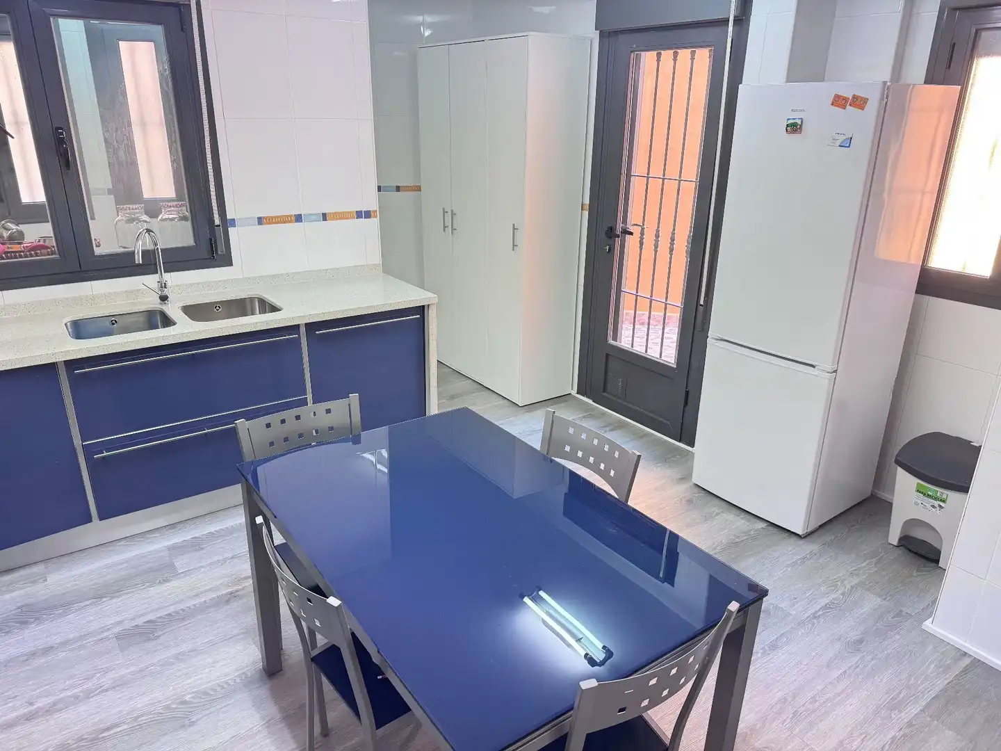 Cocina de Casa o chalet en venta en Roquetas de Mar con Aire acondicionado, Jardín privado y Terraza