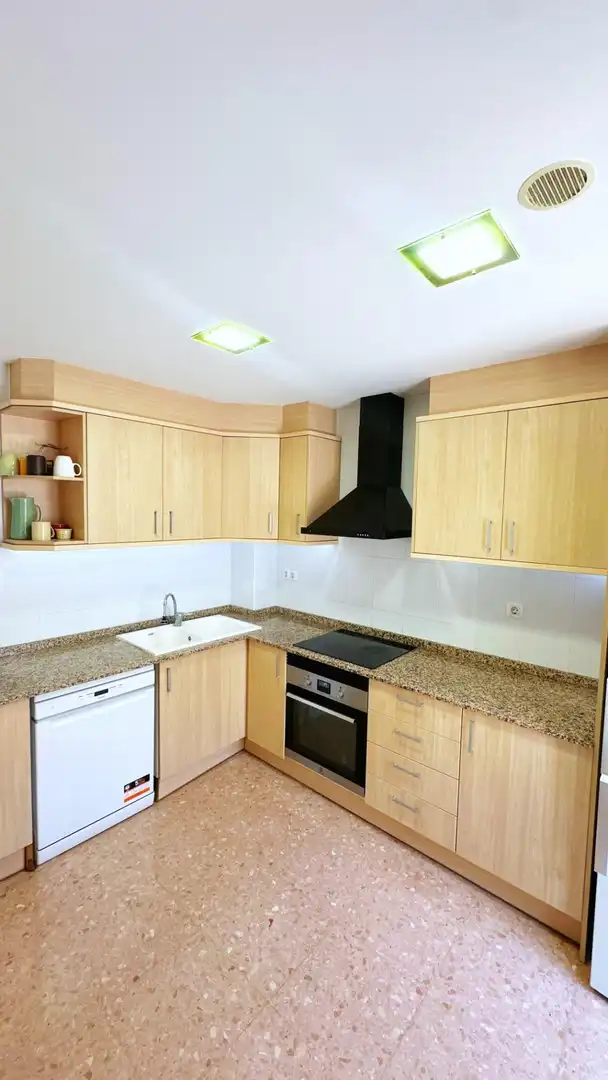 Cocina de Casa adosada en venta en Castelló de Rugat con Aire acondicionado, Calefacción y Jardín privado