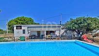 Vista exterior de Casa o xalet en venda en Villena amb Terrassa i Piscina