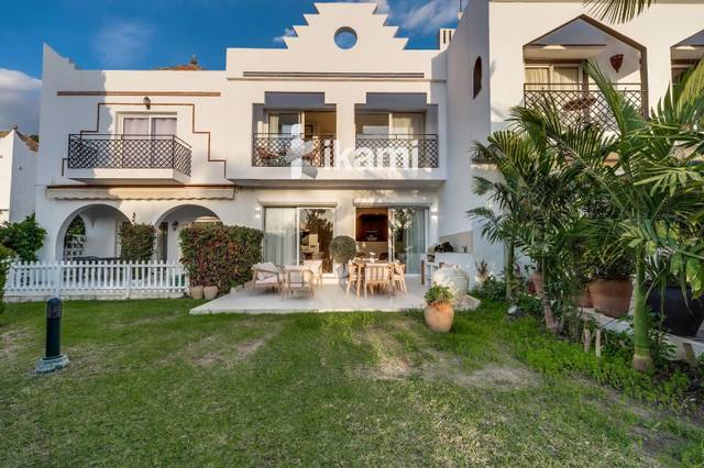 Casa adosada en Venta en Aloha