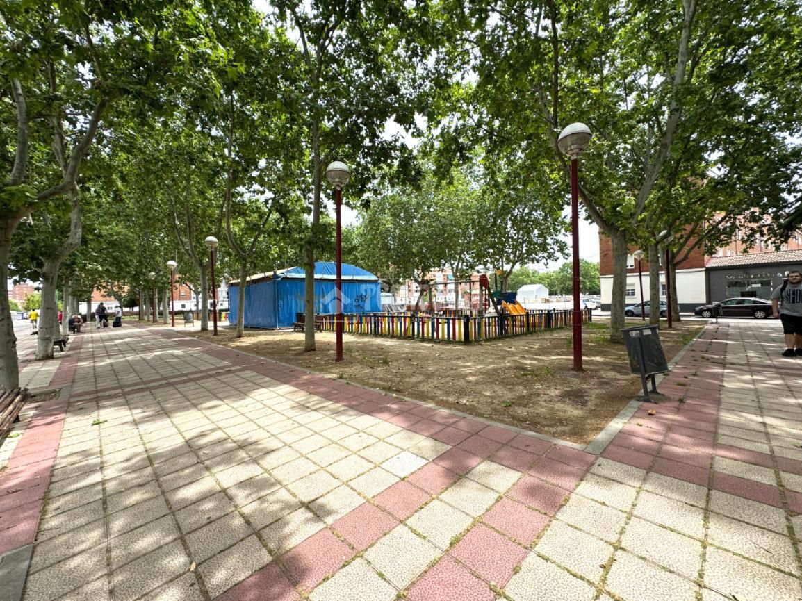 Exterior view of Garage for sale in Valladolid Capital