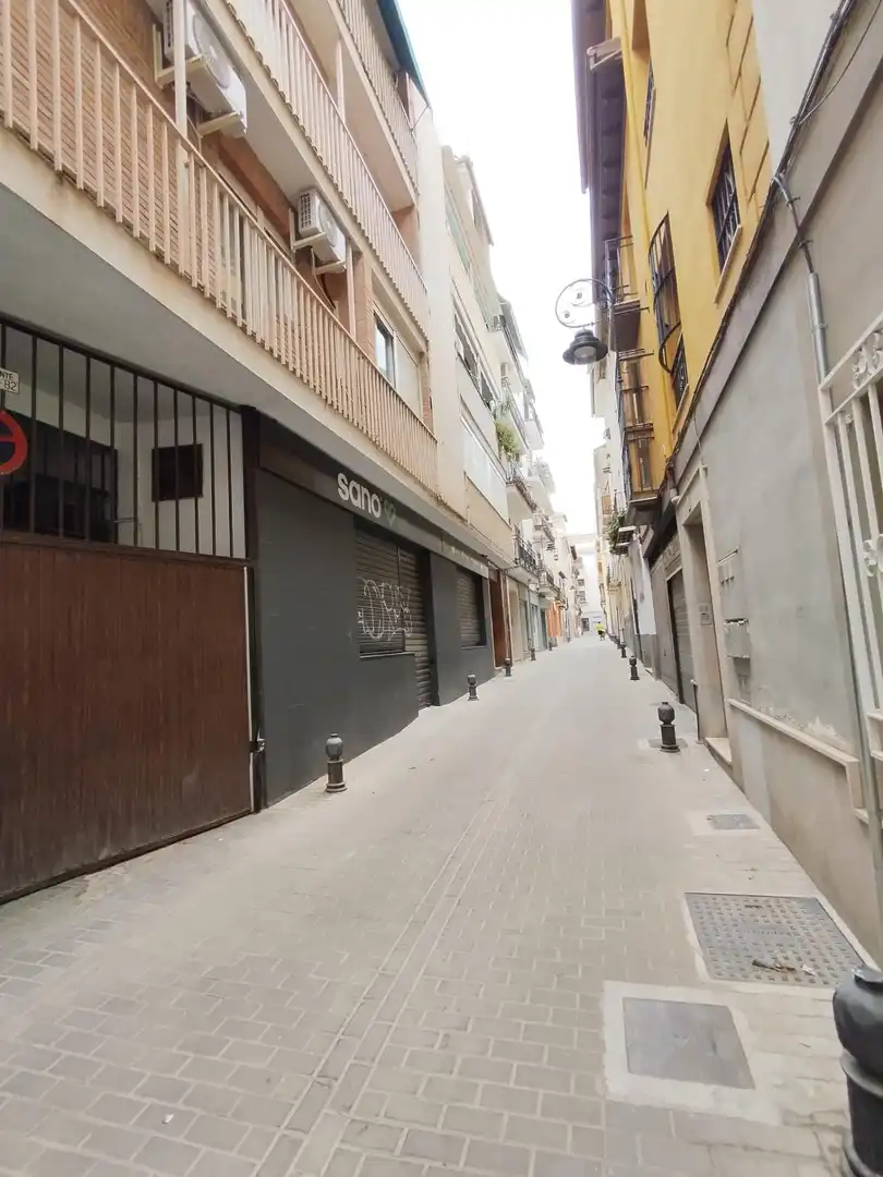 Exterior view of Flat for rent in Granada  with Air Conditioner, Heating and Furnished