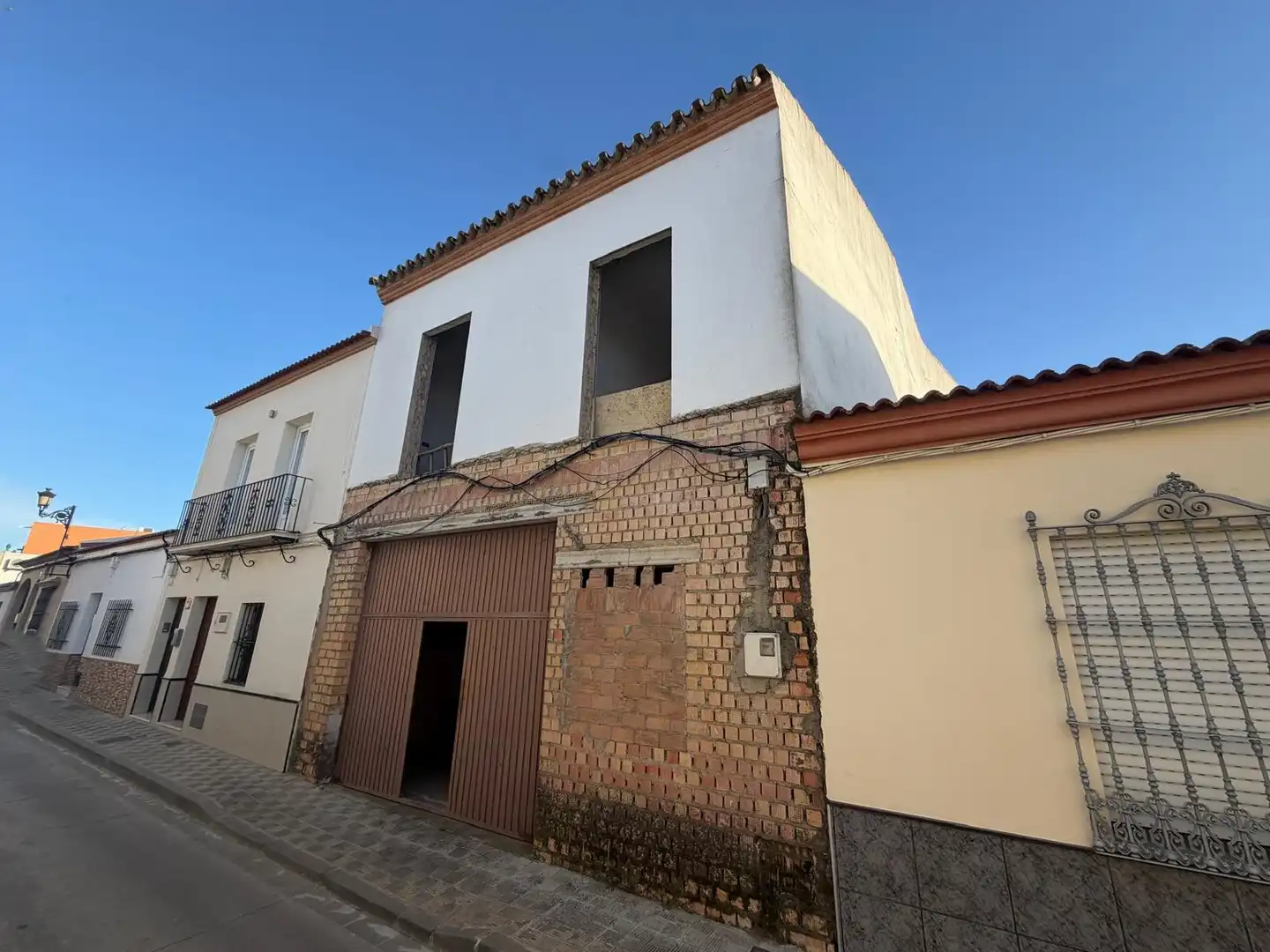 Vista exterior de Casa o chalet en venta en Benacazón con Terraza