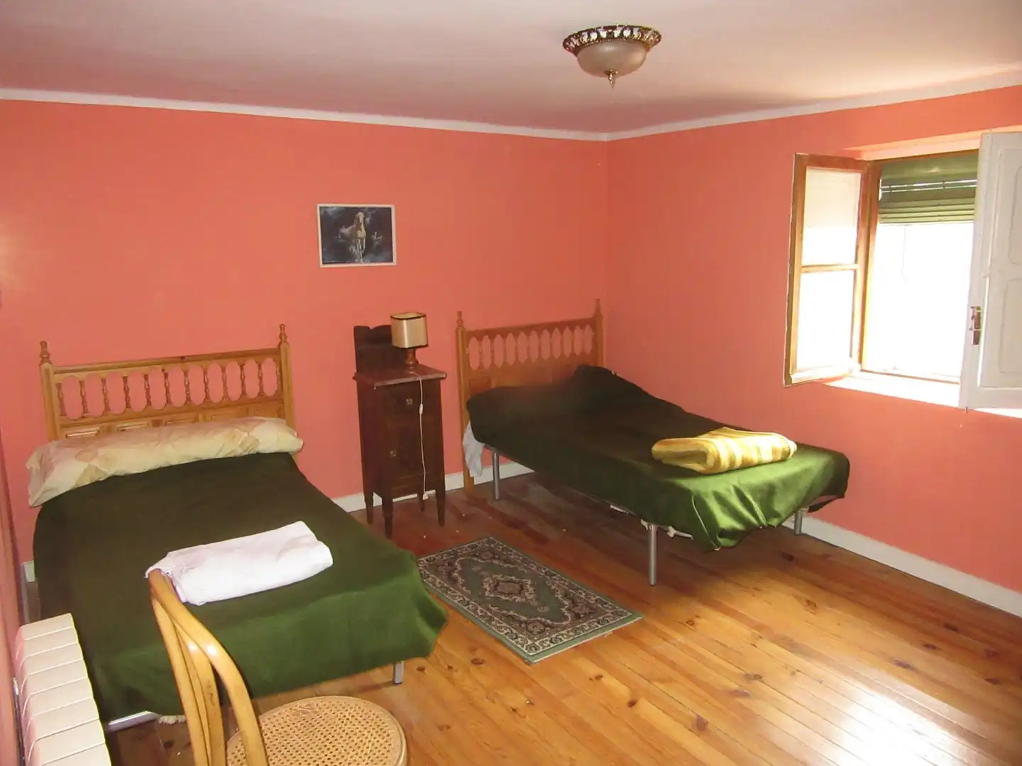 Habitación de Finca rústica en venta en Villanúa con Calefacción, Terraza y Trastero
