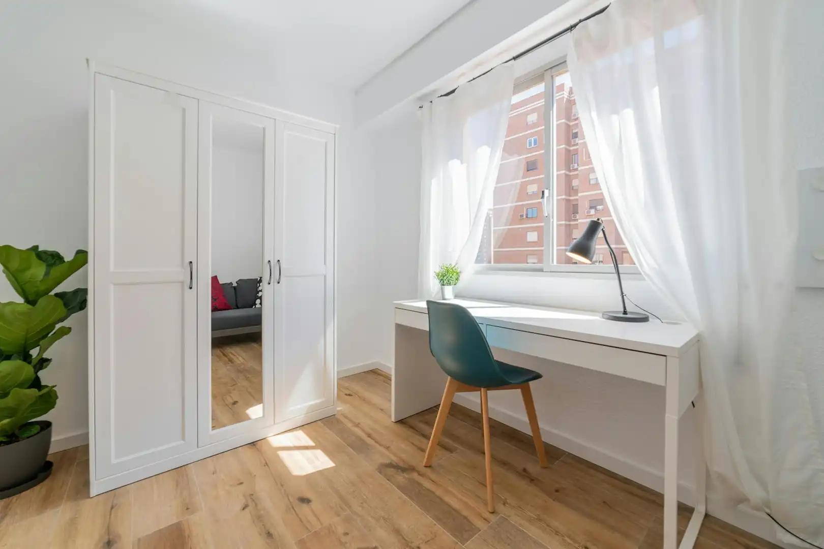 Schlafzimmer von Wohnung zur untervermieten in Valencia mit Möbliert, Waschmaschine und Internet