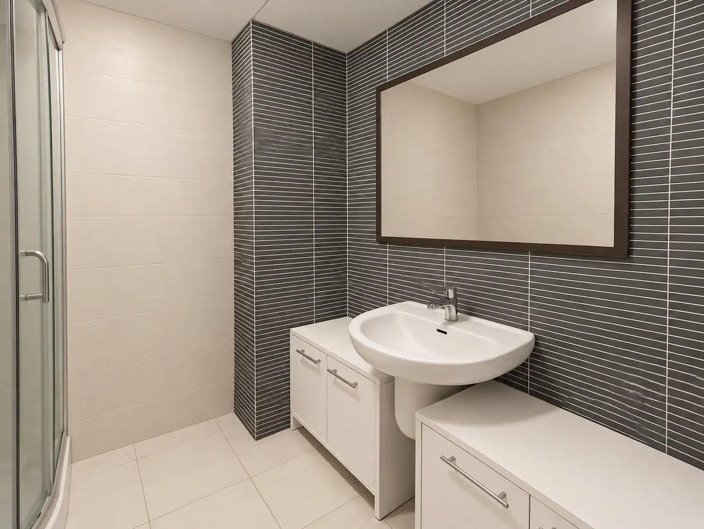 Badezimmer von Erdgeschoss zum Verkauf in Yebes mit Klimaanlage, Alarm und Gemeinschaftspool