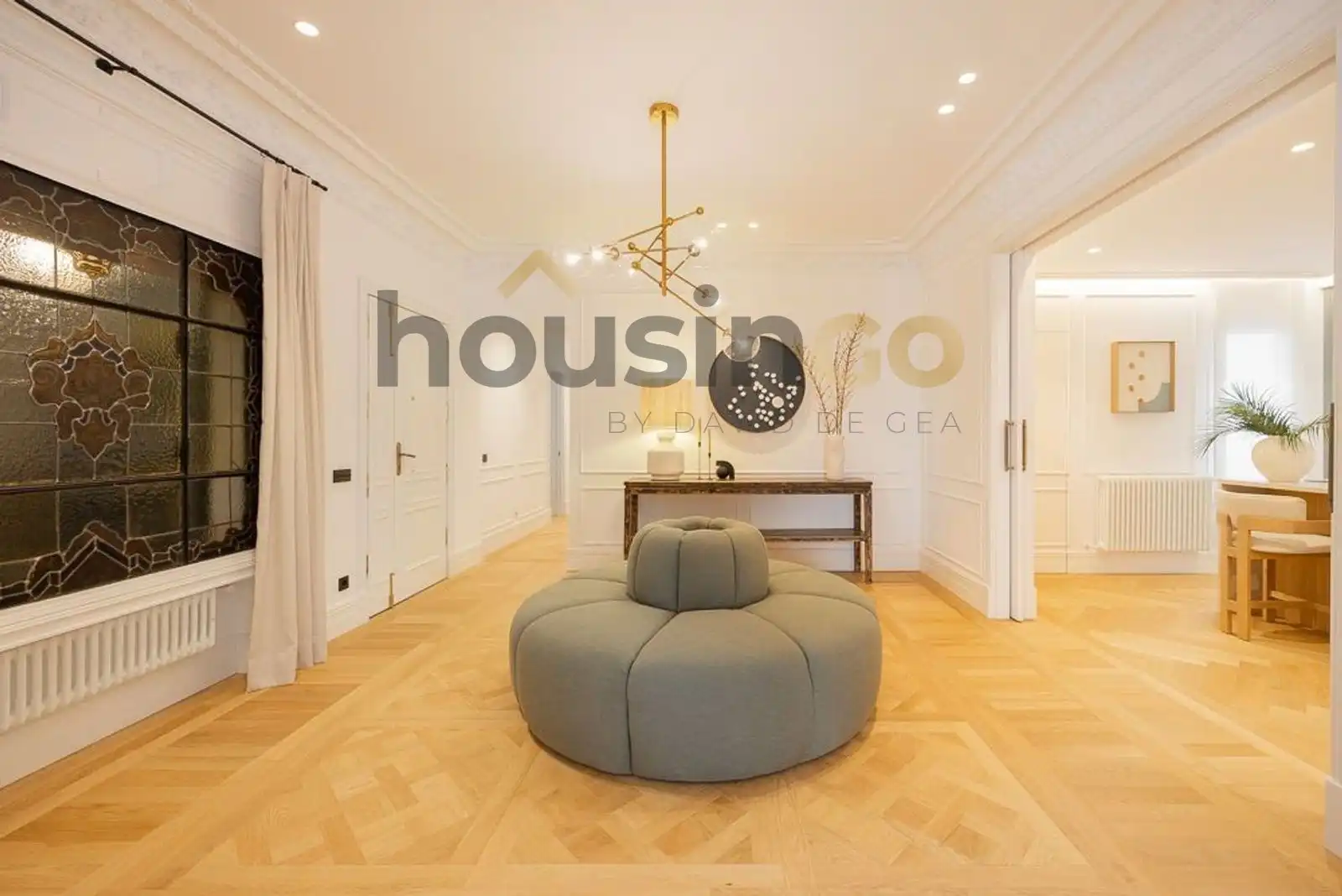 Living room of Flat for sale in Madrid  with Air Conditioner, Heating and Parquet flooring