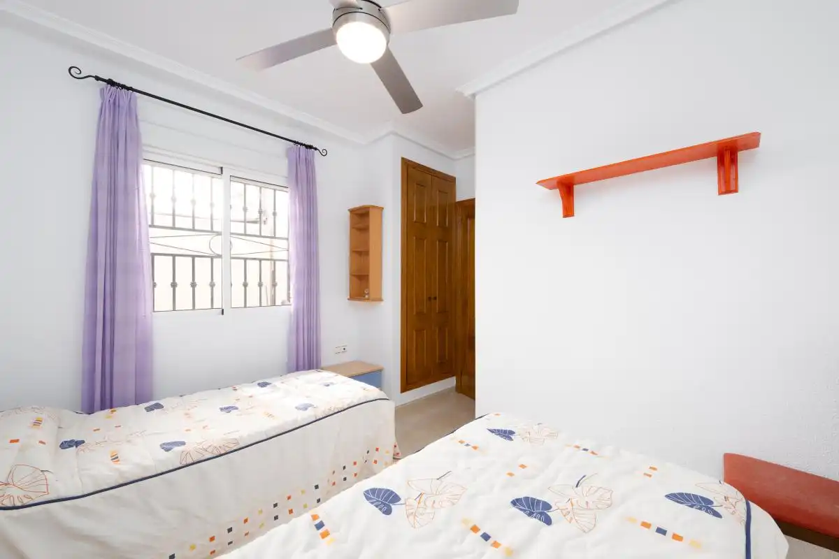 Habitación de Planta baja en venta en Orihuela con Aire acondicionado, Calefacción y Terraza