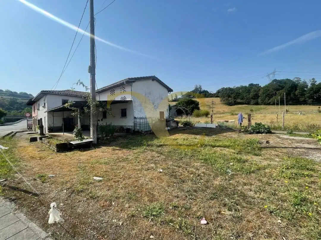 Casa o xalet en venda en Parres amb Calefacció, Jardí privat i Traster
