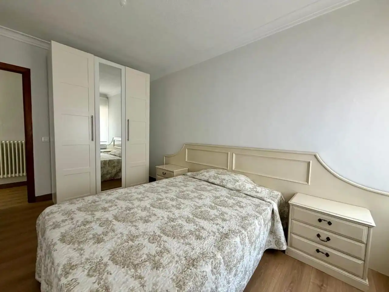 Habitación de Piso de alquiler en León Capital  con Calefacción, Terraza y Amueblado