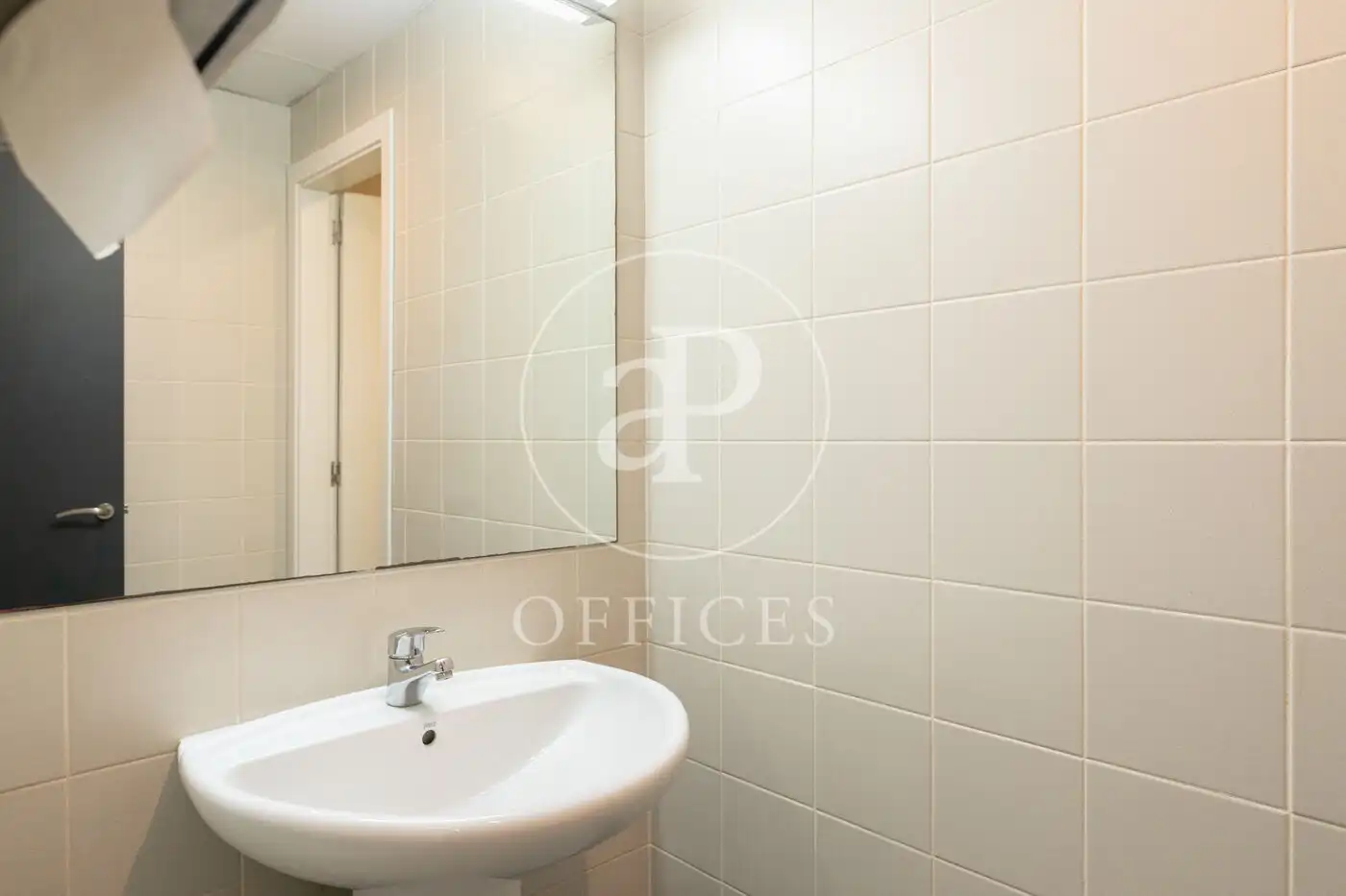 Office space with lift to rent in Carrer del Plom, imagen 30
