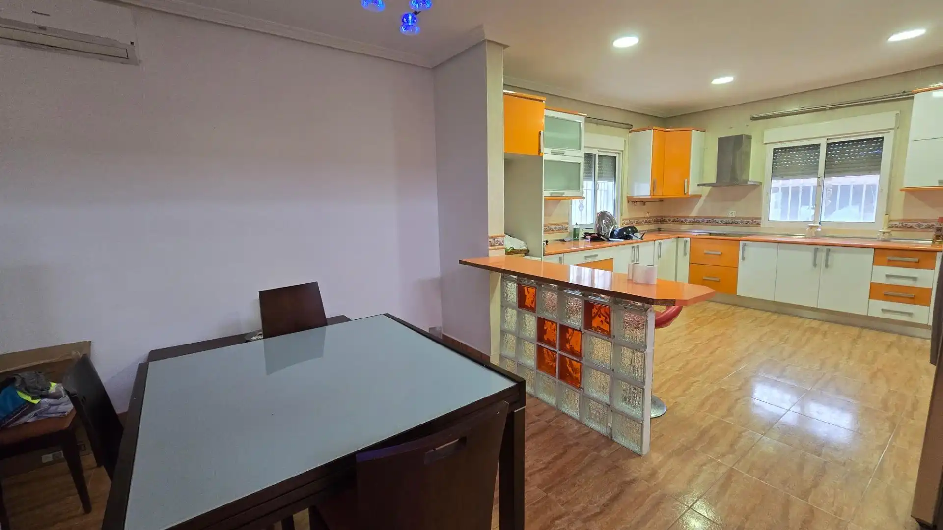 Cuina de Casa o xalet en venda en Elche / Elx amb Aire condicionat, Terrassa i Traster