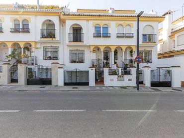 Terraced house for sale in Maracena