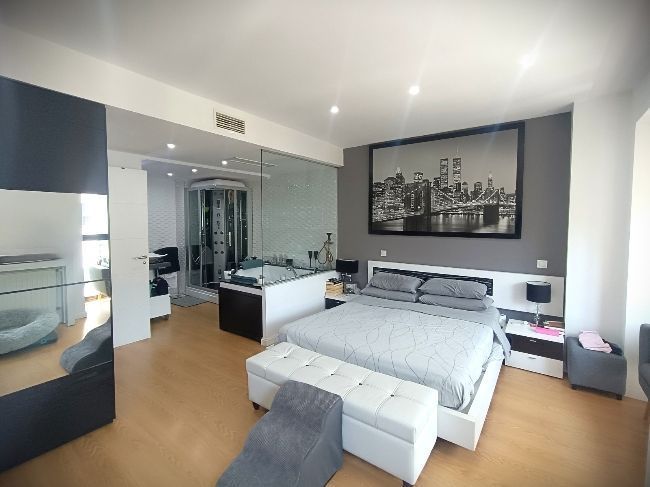 Bedroom of Flat for sale in  Madrid Capital  with Air Conditioner, Heating and Private garden