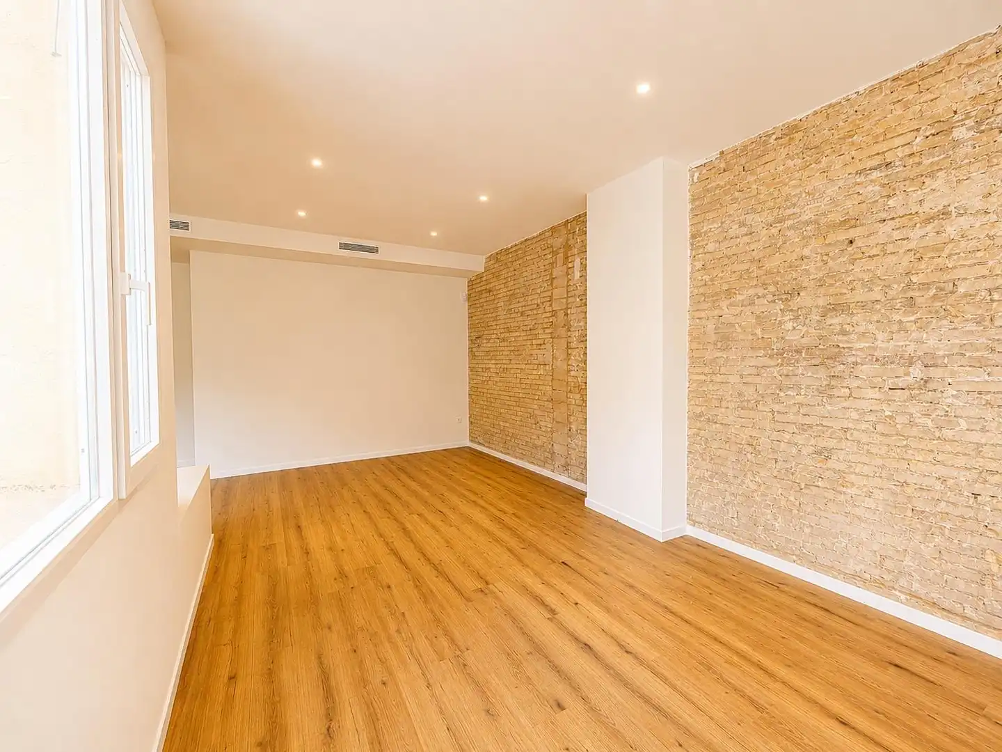 Flat for rent in Valencia  with Air Conditioner, Heating and Parquet flooring