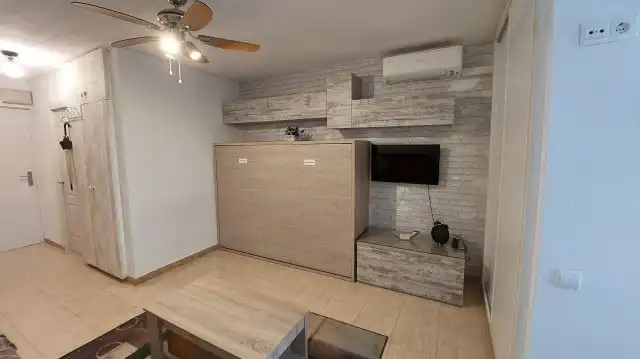 Sala d'estar de Estudi en venda en Benalmádena amb Aire condicionat, Terrassa i Moblat