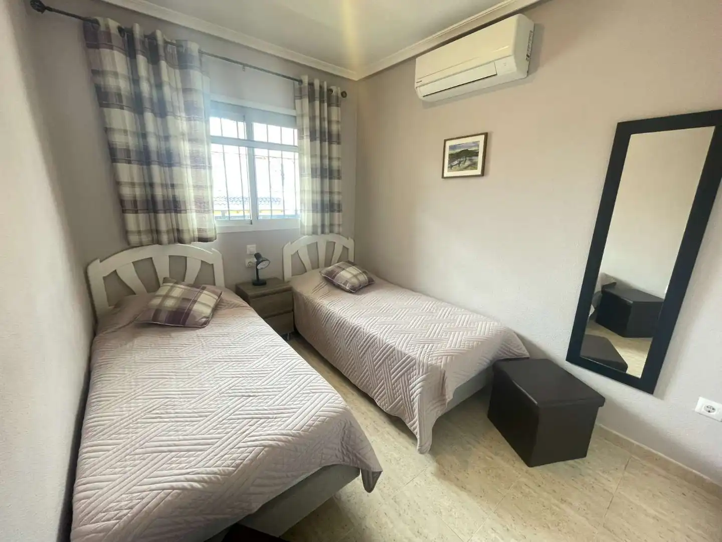 Habitación de Apartamento en venta en Orihuela con Aire acondicionado, Terraza y Piscina