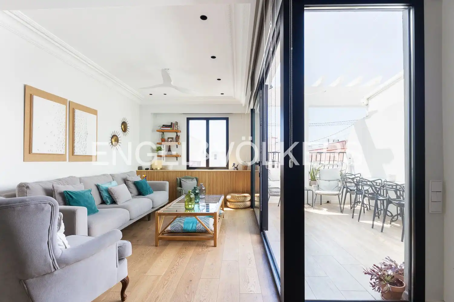 Living room of Attic for sale in Valencia  with Air Conditioner, Heating and Terrace
