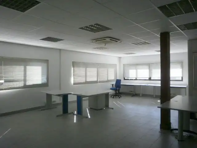 Nau industrial de lloguer en Zizurkil