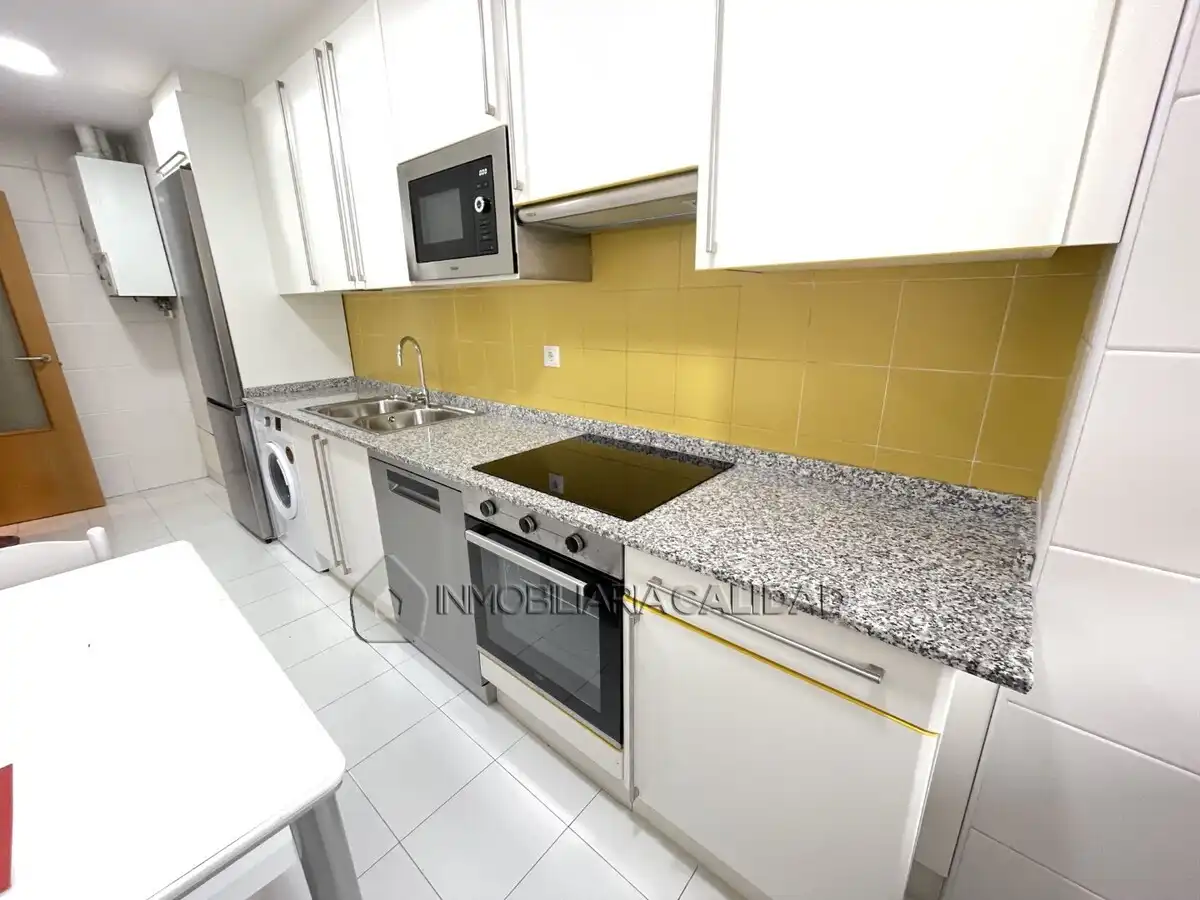 Cocina de Piso de alquiler en Burgos con Calefacción, Amueblado y Se aceptan mascotas