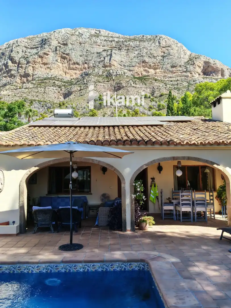 Villa avec piscine à vendre à Montgó - Ermita