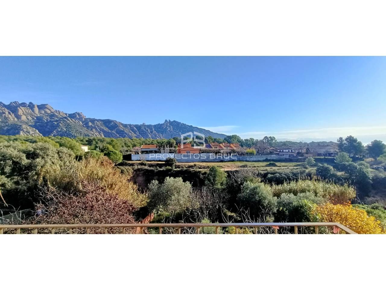 Vista exterior de Pis en venda en El Bruc amb Calefacció, Terrassa i Balcó